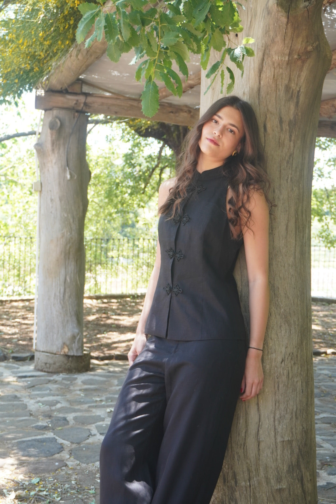 Linen Set with Frog Clasps